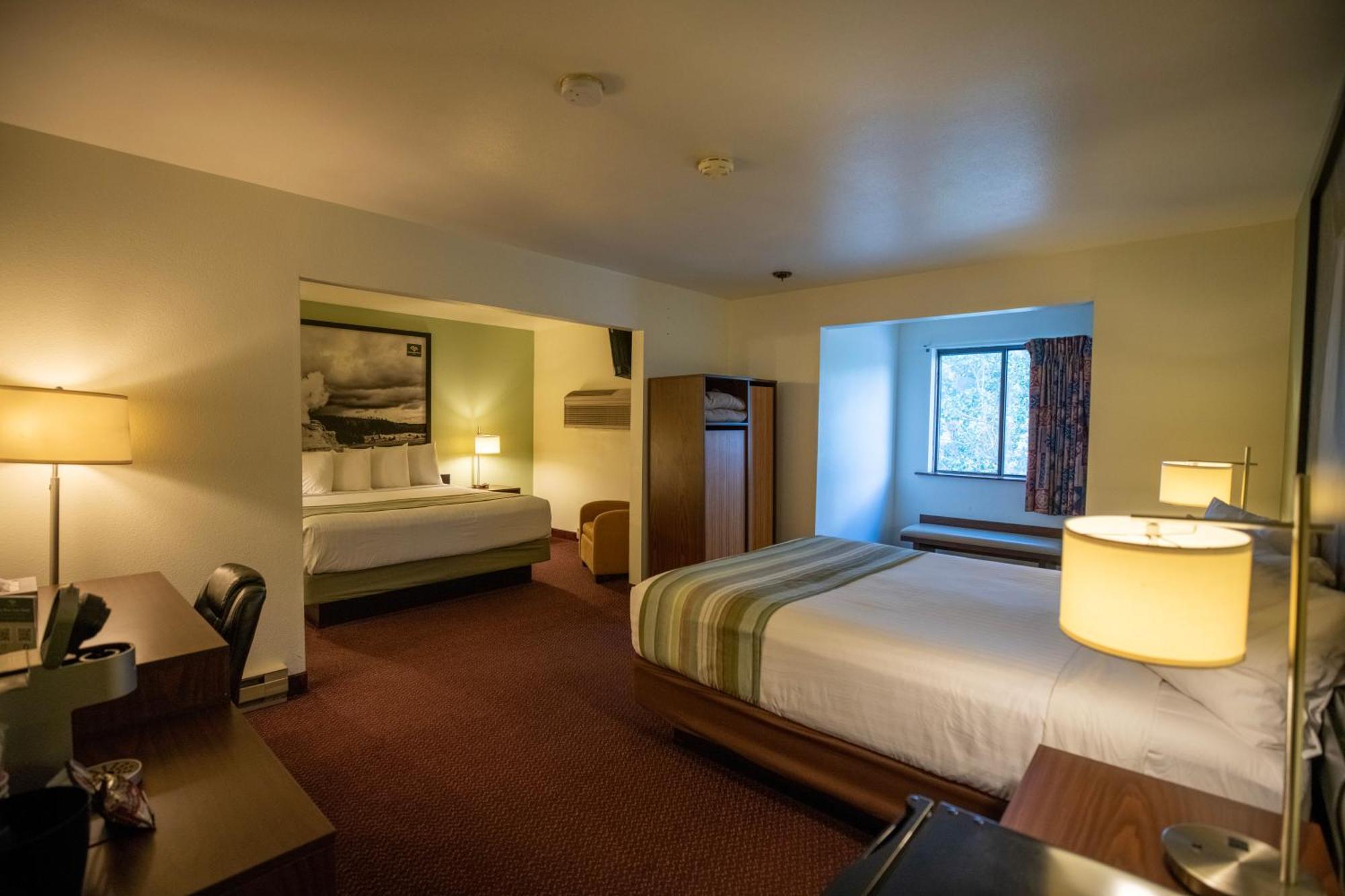 Mountain Vista Hotel West Yellowstone Exterior photo