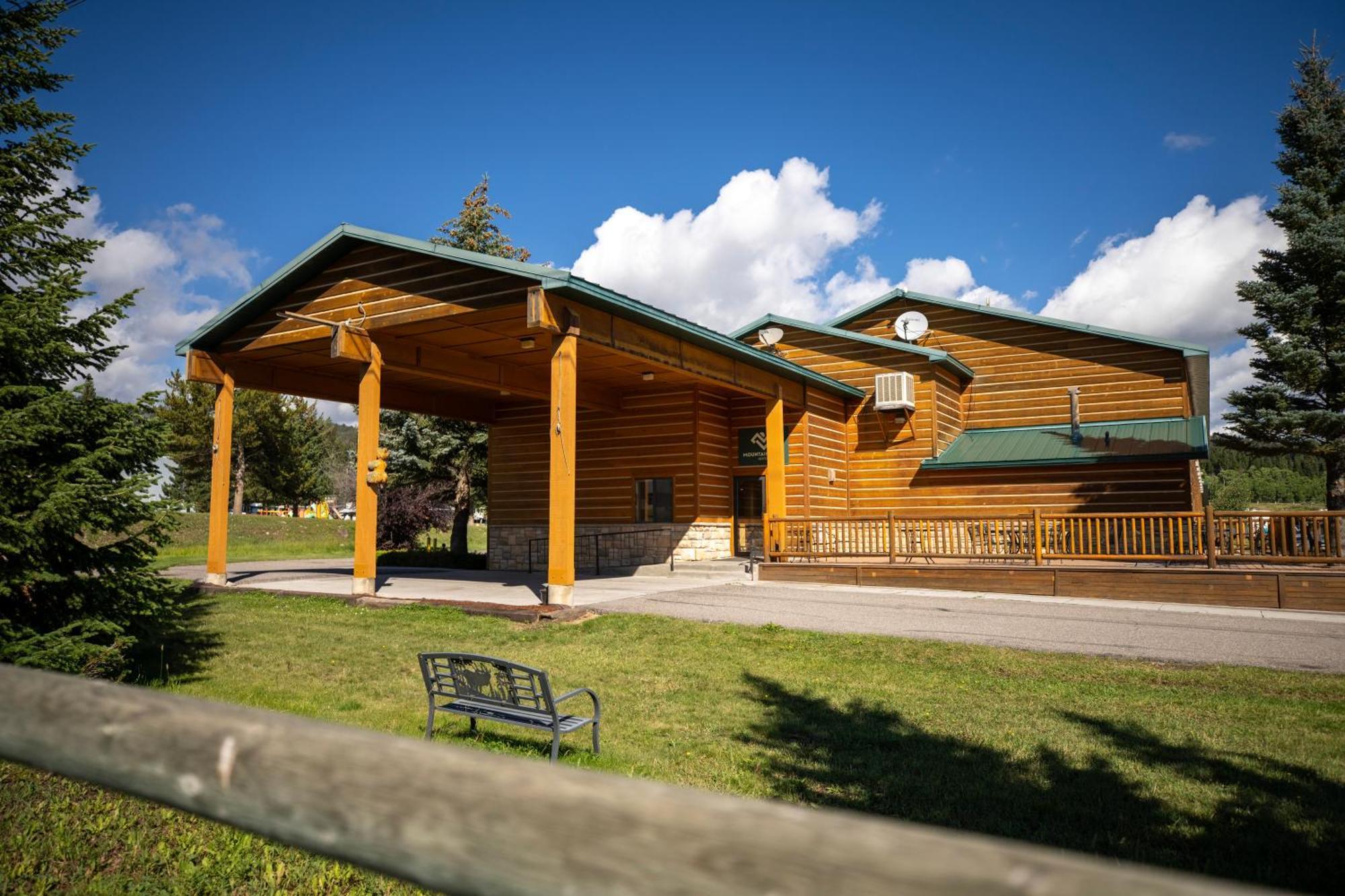 Mountain Vista Hotel West Yellowstone Exterior photo