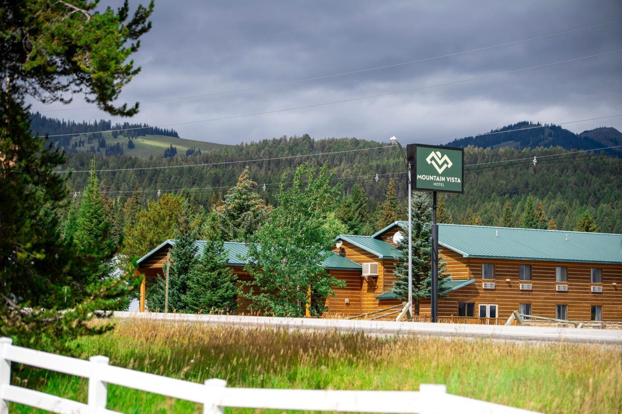 Mountain Vista Hotel West Yellowstone Exterior photo