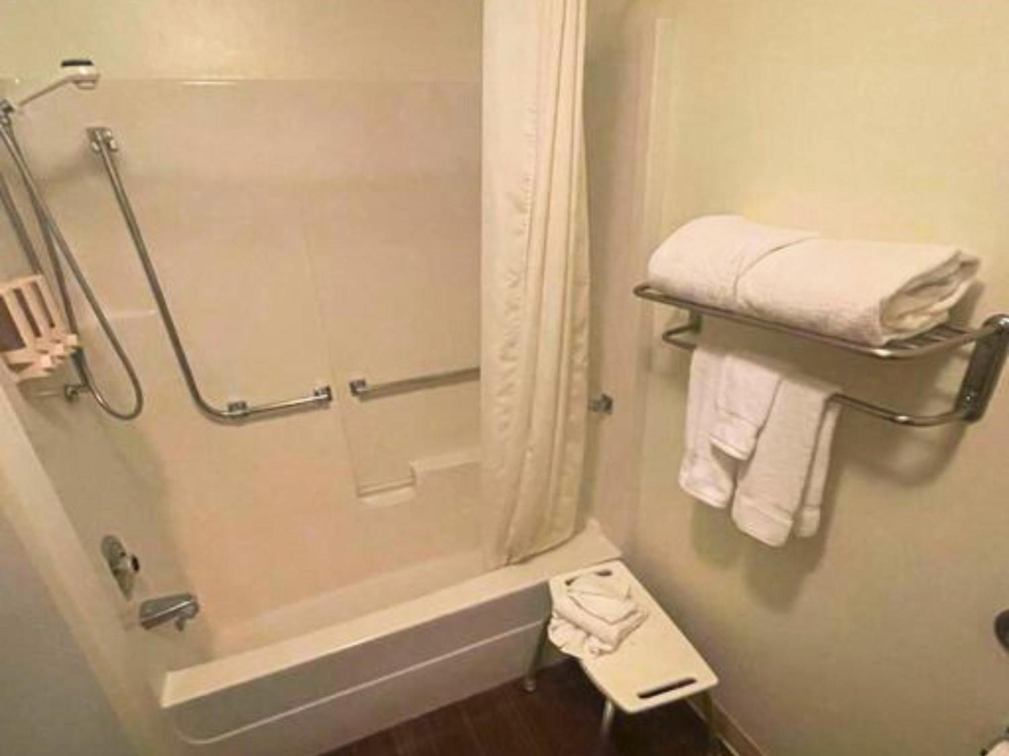 Mountain Vista Hotel West Yellowstone Room photo